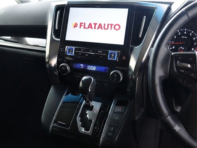 【大人気☆ＡＬＰＩＮＥ　１０インチナビ】
定価29万円相当の１０型ナビです♪
大画面で見やすいだけでなく､
インパネとの一体感もあり見た目も抜群!