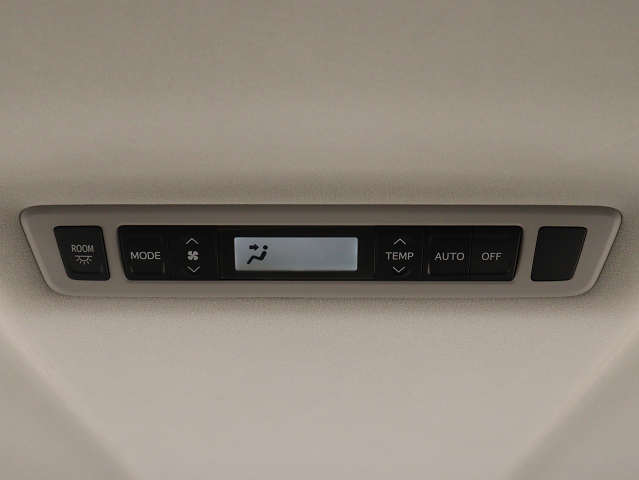 内装の状態も非常にクリーンな状態です｡
ご納車前には専門スタッフが
隅々までクリーニングを行います!