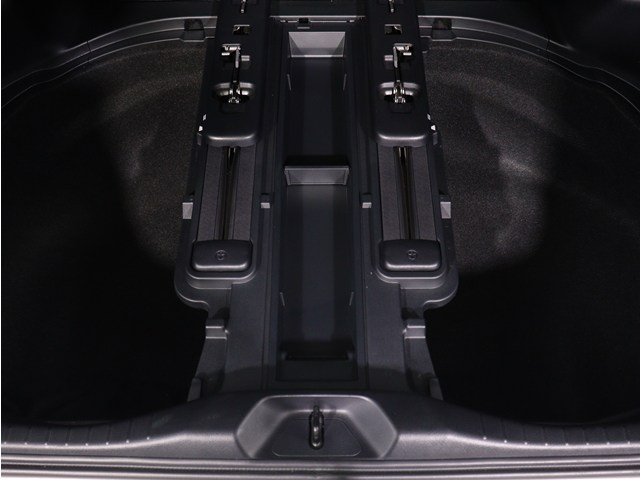 内装の状態も非常にクリーンな状態です｡
ご納車前には専門スタッフが
隅々までクリーニングを行います!