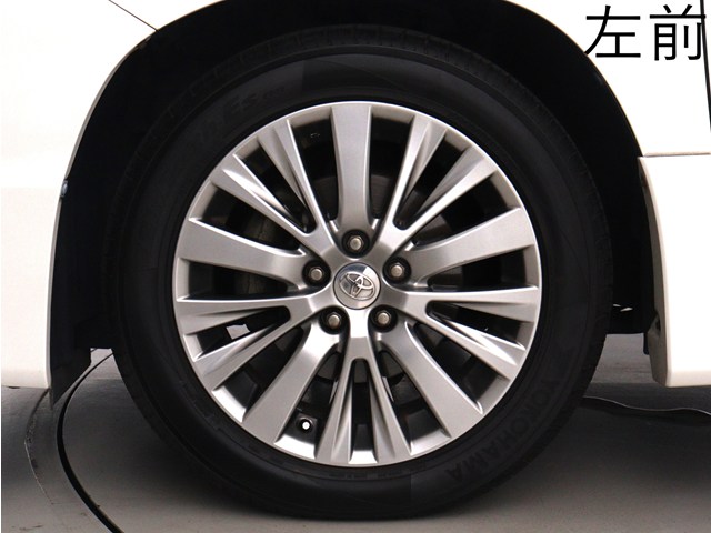 お客様のお好みの新品18インチ、19インチ、
20インチホイール装着可能！ダウンサスなど
ローダウンも取付可能です！ヴァルドやワー
クなどのメーカー品も取り寄せ可能です！