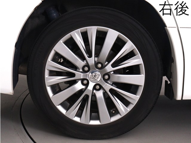 お客様のお好みの新品18インチ、19インチ、
20インチホイール装着可能！ダウンサスなど
ローダウンも取付可能です！ヴァルドやワー
クなどのメーカー品も取り寄せ可能です！