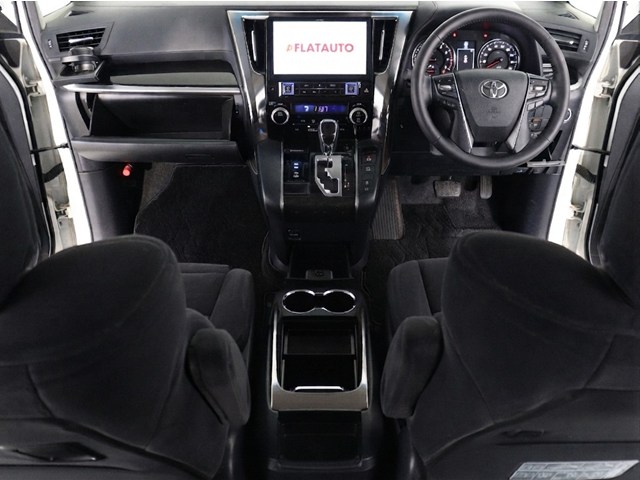内装の状態も非常にクリーンな状態です｡
ご納車前には専門スタッフが
隅々までクリーニングを行います!