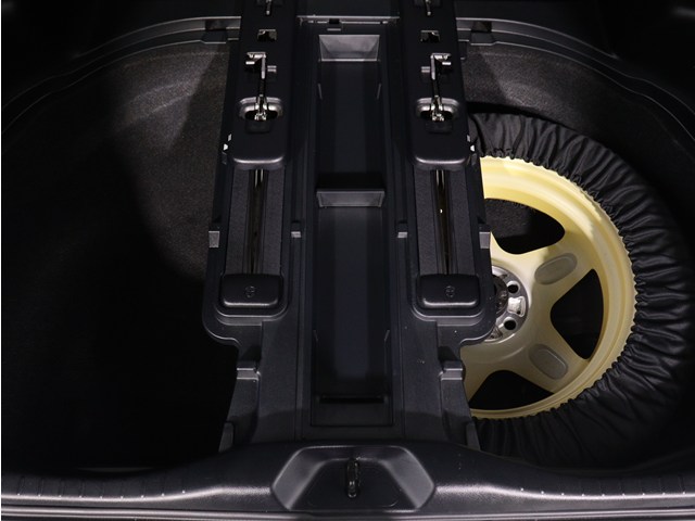 内装の状態も非常にクリーンな状態です｡
ご納車前には専門スタッフが
隅々までクリーニングを行います!
