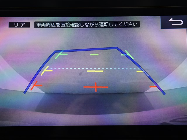 【バックカメラ装備】
大きな車でも安心のバックカメラを完備!
後方も視認できるので安心安全に駐車可能!