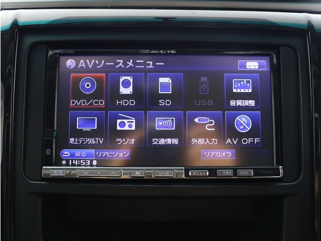 【大人気★ＡＬＰＩＮＥ製ナビ】
インパネとの一体感もあり見た目も抜群!
