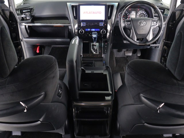 内装の状態も非常にクリーンな状態です｡
ご納車前には専門スタッフが
隅々までクリーニングを行います!