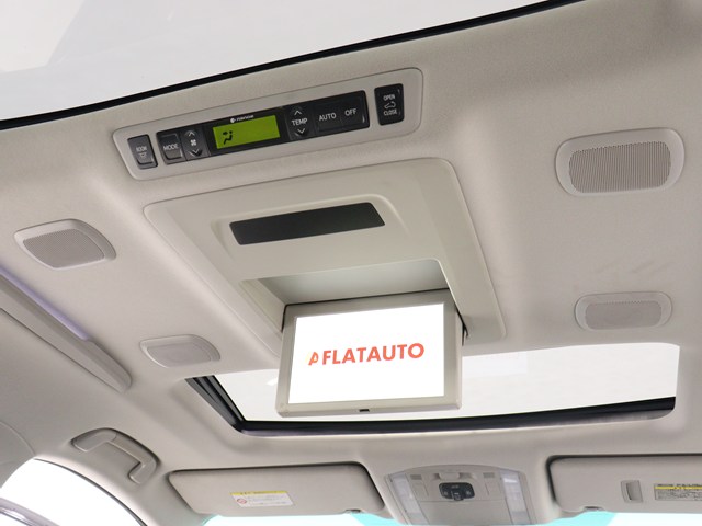 【トヨタプレミアムサウンドシステム搭載】
新車時価格約６９万円相当の超高額装備♪
１８個のスピーカーの５.１ｃｈサラウンド!