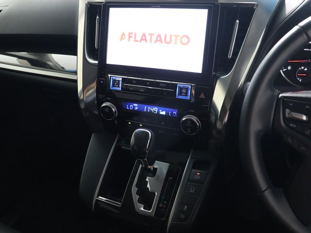 【大人気☆ＡＬＰＩＮＥ　１０インチナビ】
定価29万円相当の１０型ナビです♪
大画面で見やすいだけでなく､
インパネとの一体感もあり見た目も抜群!