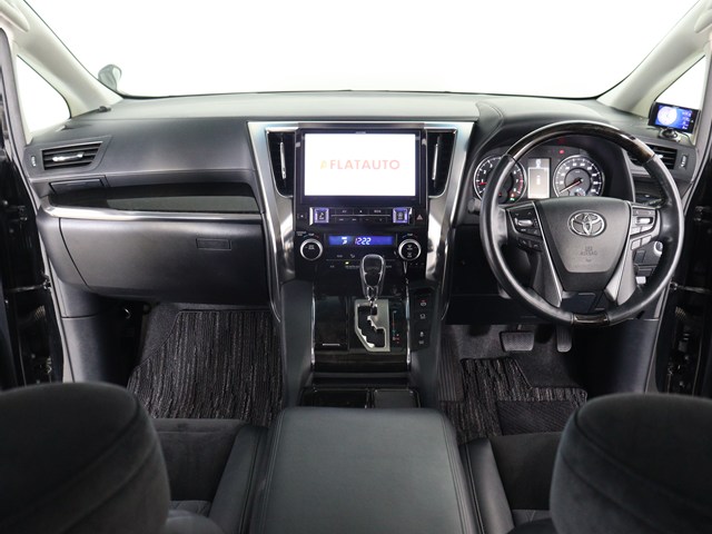 内装の状態も非常にクリーンな状態です｡
ご納車前には専門スタッフが
隅々までクリーニングを行います!
