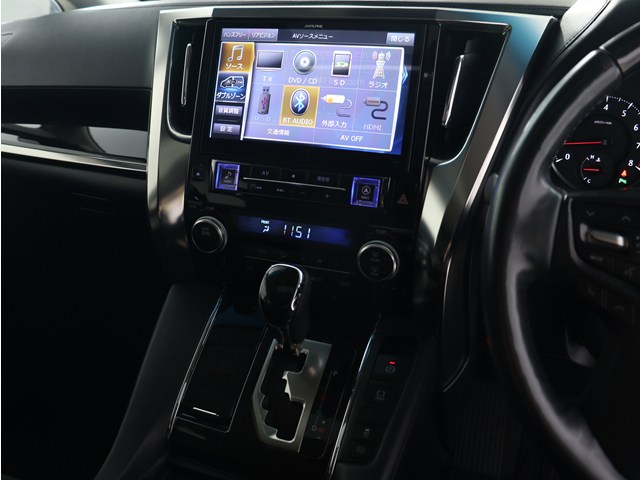 【大人気☆ＡＬＰＩＮＥ　１０インチナビ】
定価29万円相当の１０型ナビです♪
大画面で見やすいだけでなく､
インパネとの一体感もあり見た目も抜群!