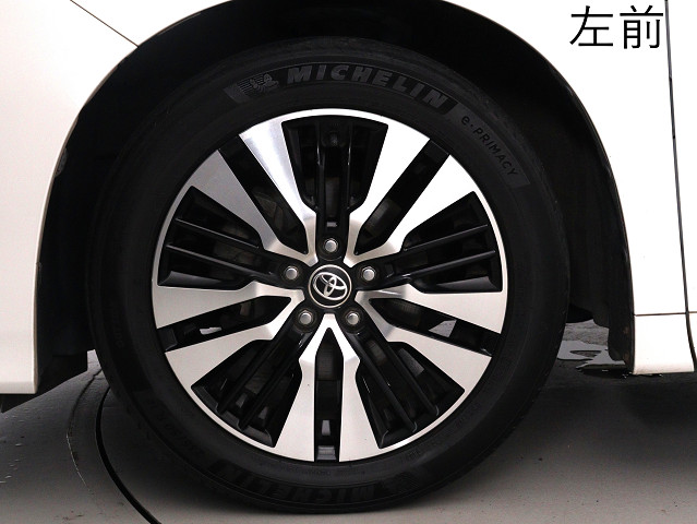 お客様のお好みの新品18インチ、19インチ、
20インチホイール装着可能！ダウンサスなど
ローダウンも取付可能です！ヴァルドやワー
クなどのメーカー品も取り寄せ可能です！