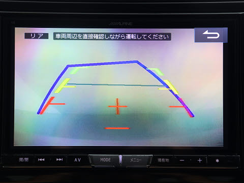 【バックカメラ完備】狭い場所への駐車や縦
列駐車など、苦手な方も安心な装備です♪