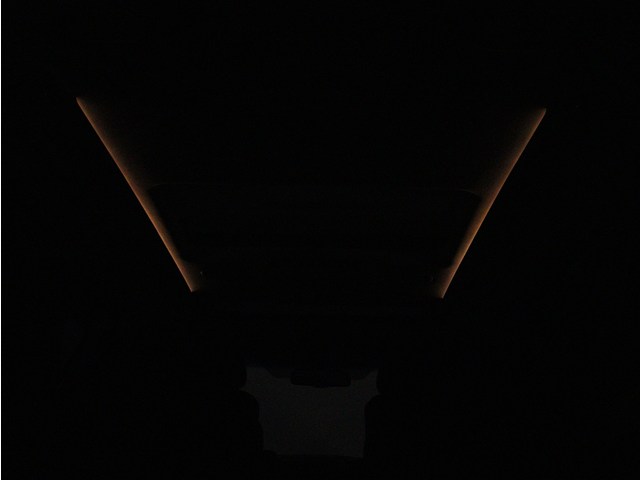 夜間に室内を照らしてくれるルームライトで
す