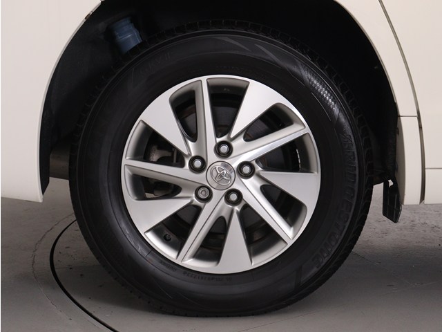 お客様のお好みの新品18インチ、19インチ、
20インチホイール装着可能！ダウンサスなど
ローダウンも取付可能です！ヴァルドやワー
クなどのメーカー品も取り寄せ可能です！