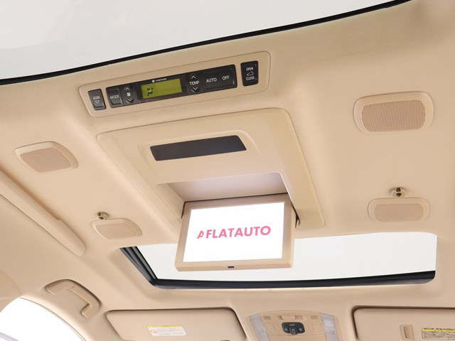 【トヨタプレミアムサウンドシステム搭載】
１８個のスピーカーの５.１ｃｈサラウンド!