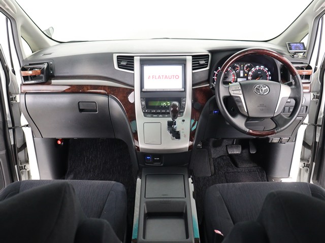 内装の状態も非常にクリーンな状態です｡
ご納車前には専門スタッフが
隅々までクリーニングを行います!