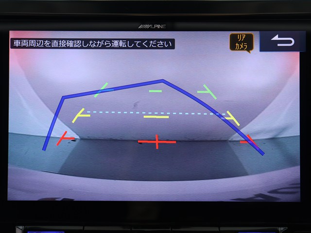 【バックカメラ装備】
大きな車でも安心のバックカメラを完備!
後方も視認できるので安心安全に駐車可能!