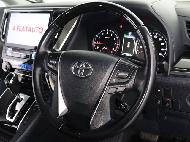 【本革巻きウッドコンビステアリング】
同色のウッド部分と本革のコンビハンドル!
高級感にあふれたステアリングです!