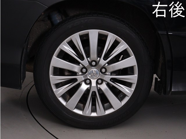 お客様のお好みの新品18インチ、19インチ、
20インチホイール装着可能！ダウンサスなど
ローダウンも取付可能です！ヴァルドやワー
クなどのメーカー品も取り寄せ可能です！