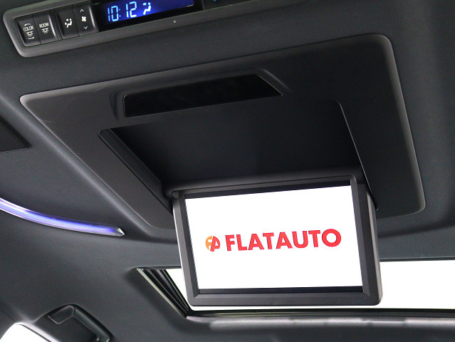 【電動後席モニター】ＪＢＬサウンド専用！
電動開閉後席フリップダウンモニターです。
５．１ｃｈサウンド対応、１７スピーカーの
専用音響システムとなり、人気の装備になり
ます。