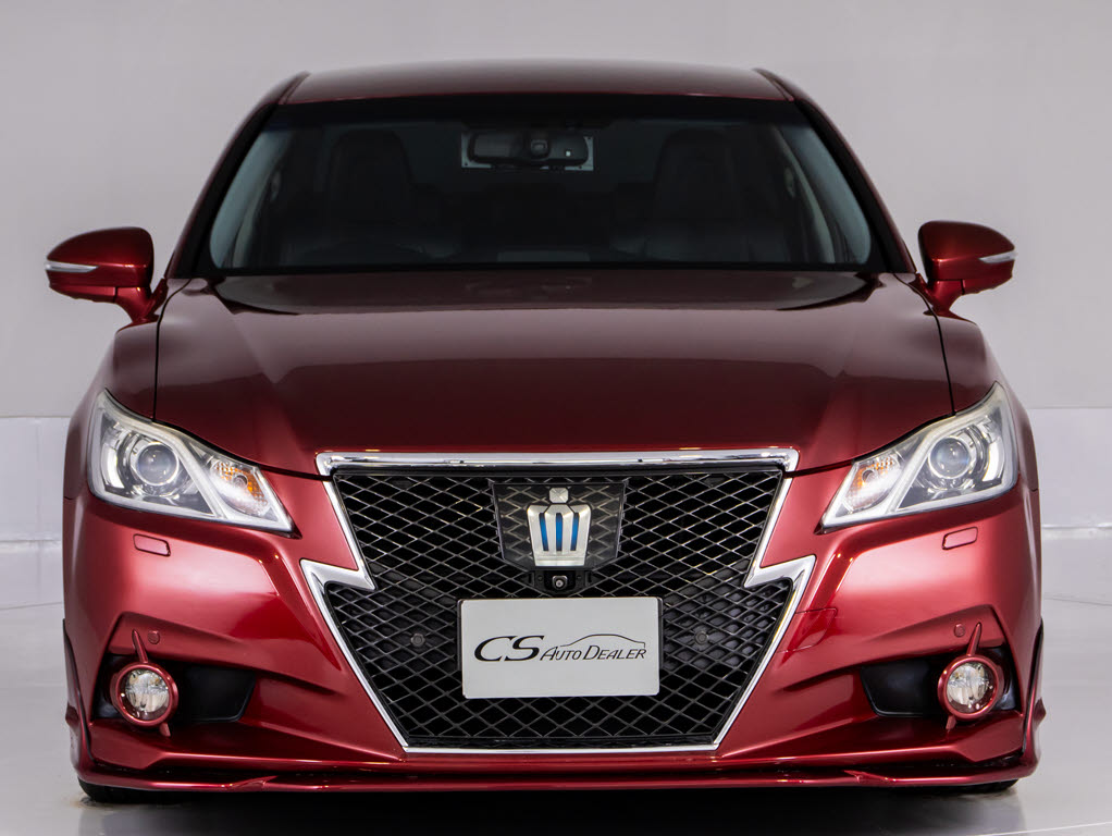 衝突軽減ブレーキや踏み間違い防止機能、パ
ノラミックビューモニターなどの安全装備も
充実！
