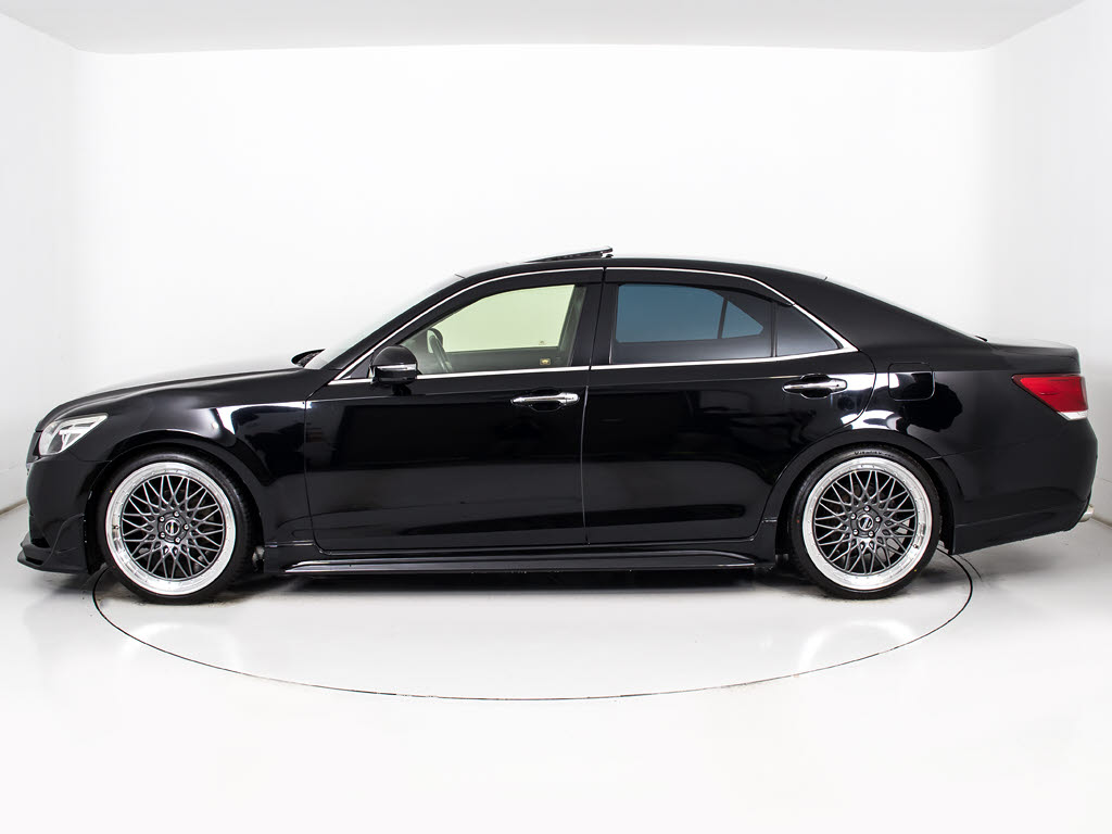 新品２０インチアルミホイール＆新品タイヤ
装着済みです！アルミホイールの変更も可能
です！お客様のお好みの１台を作成可能とな
ります！※詳細はスタッフまでお尋ねくださ
い。