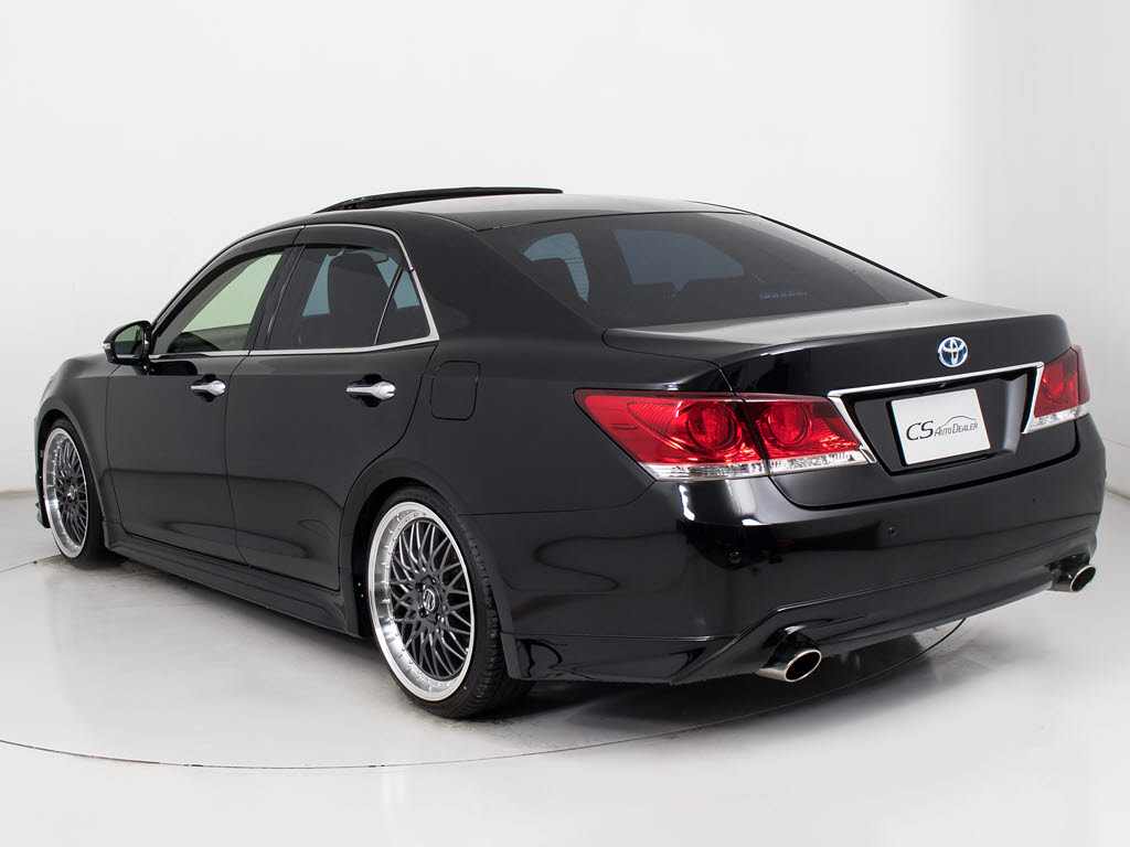 フルエアロが装着されています！お好みはい
かがですか？今付いているデザイン以外にも
、各ブランドのエアロを格安にてお取付け出
来ます！又、エアロを外してノーマル状態に
する事も出来ます！！