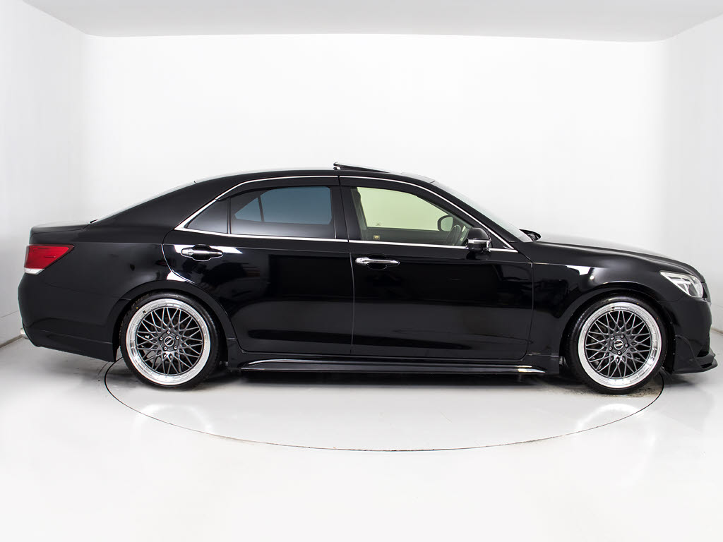 新品２０インチアルミホイール＆新品タイヤ
装着済みです！アルミホイールの変更も可能
です！お客様のお好みの１台を作成可能とな
ります！※詳細はスタッフまでお尋ねくださ
い。