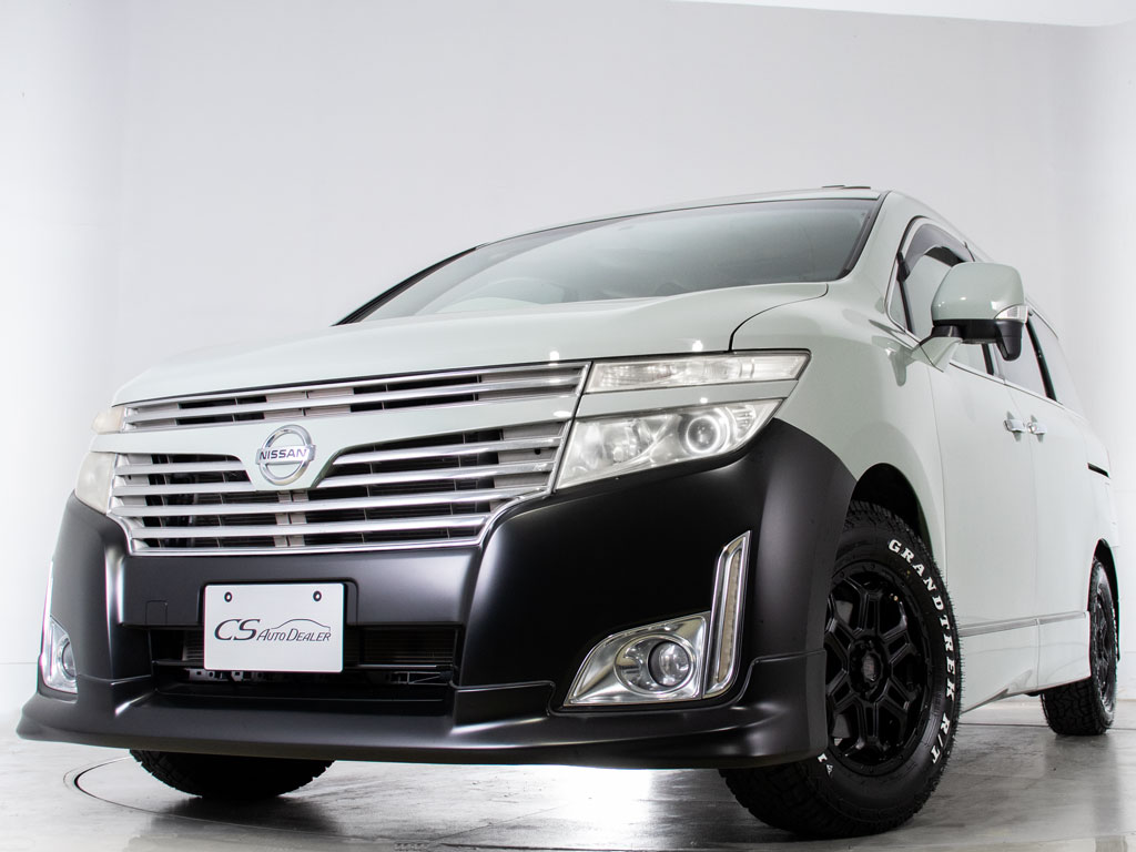 ★フロントビュー★グリル交換、エアロ取り
付け等、カスタムもお任せください！