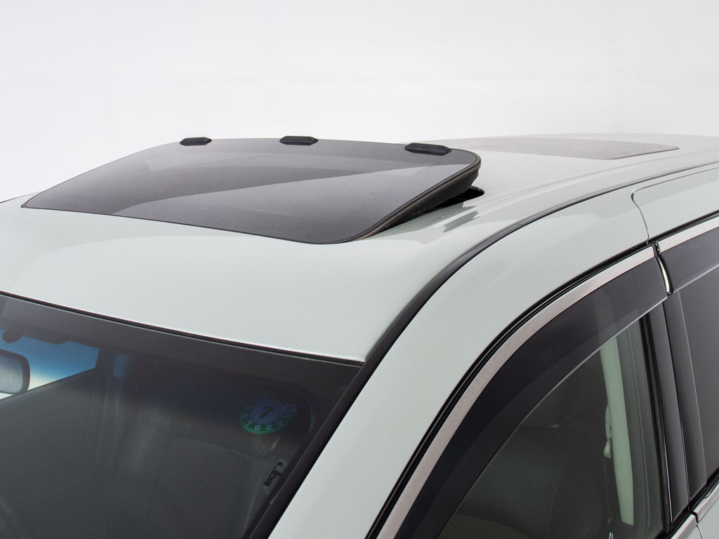 ★サンルーフ★‌人気装備のサンルーフ装着
！開放的な空間をお楽しみください！