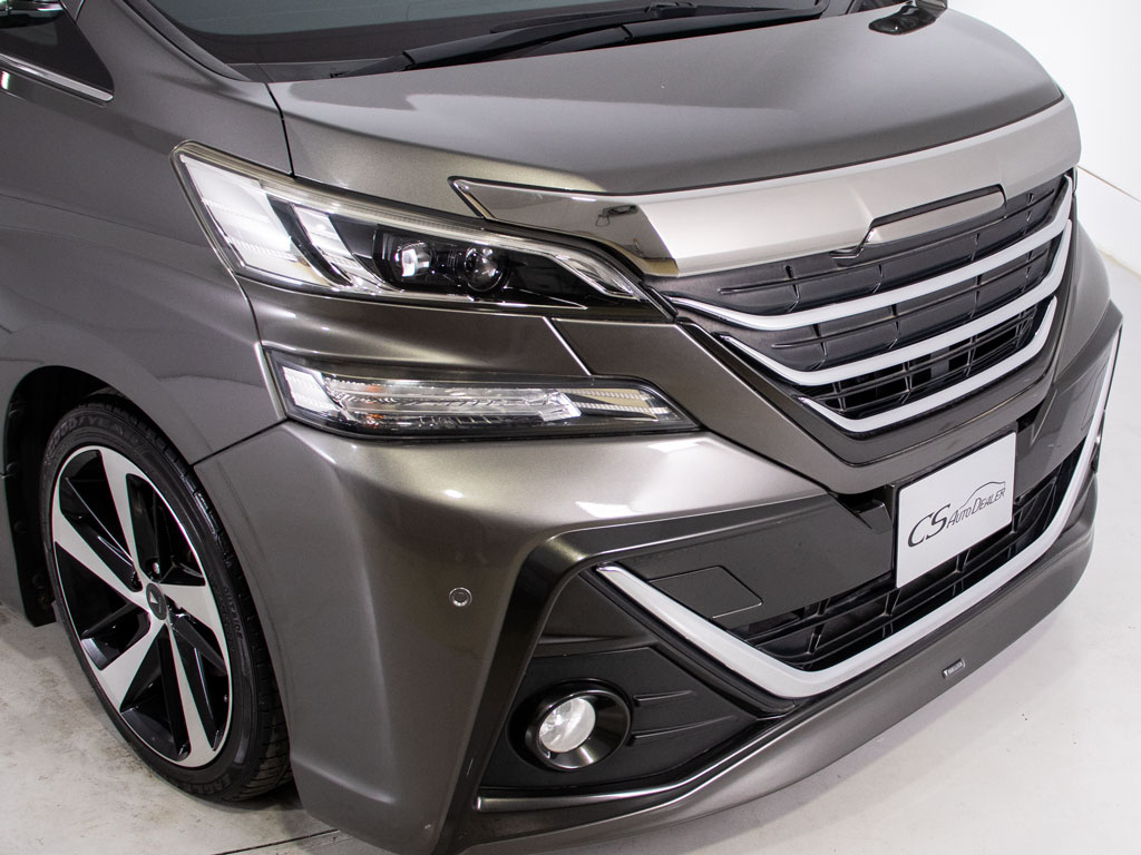 ★フロントビュー★グリル交換、エアロ取り
付け等、カスタムもお任せください！