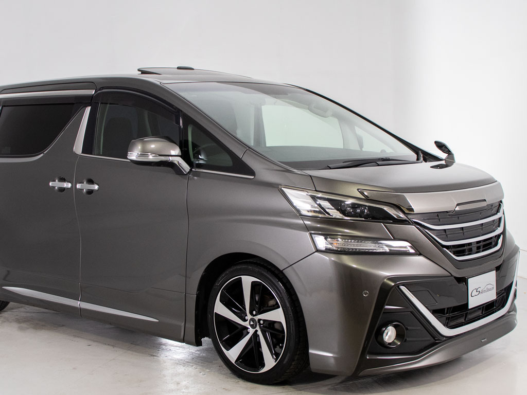 ★フロントビュー★グリル交換、エアロ取り
付け等、カスタムもお任せください！