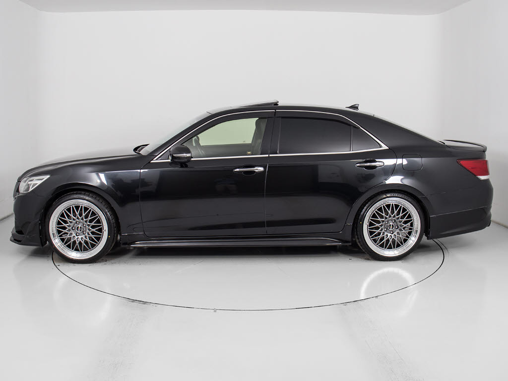 新品２０インチアルミホイール＆新品タイヤ
装着済みです！アルミホイールの変更も可能
です！お客様のお好みの１台を作成可能とな
ります！※詳細はスタッフまでお尋ねくださ
い。