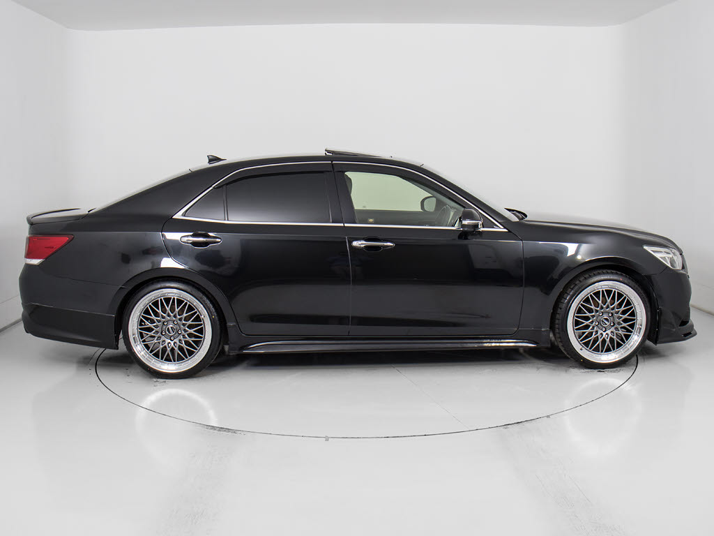 新品２０インチアルミホイール＆新品タイヤ
装着済みです！アルミホイールの変更も可能
です！お客様のお好みの１台を作成可能とな
ります！※詳細はスタッフまでお尋ねくださ
い。