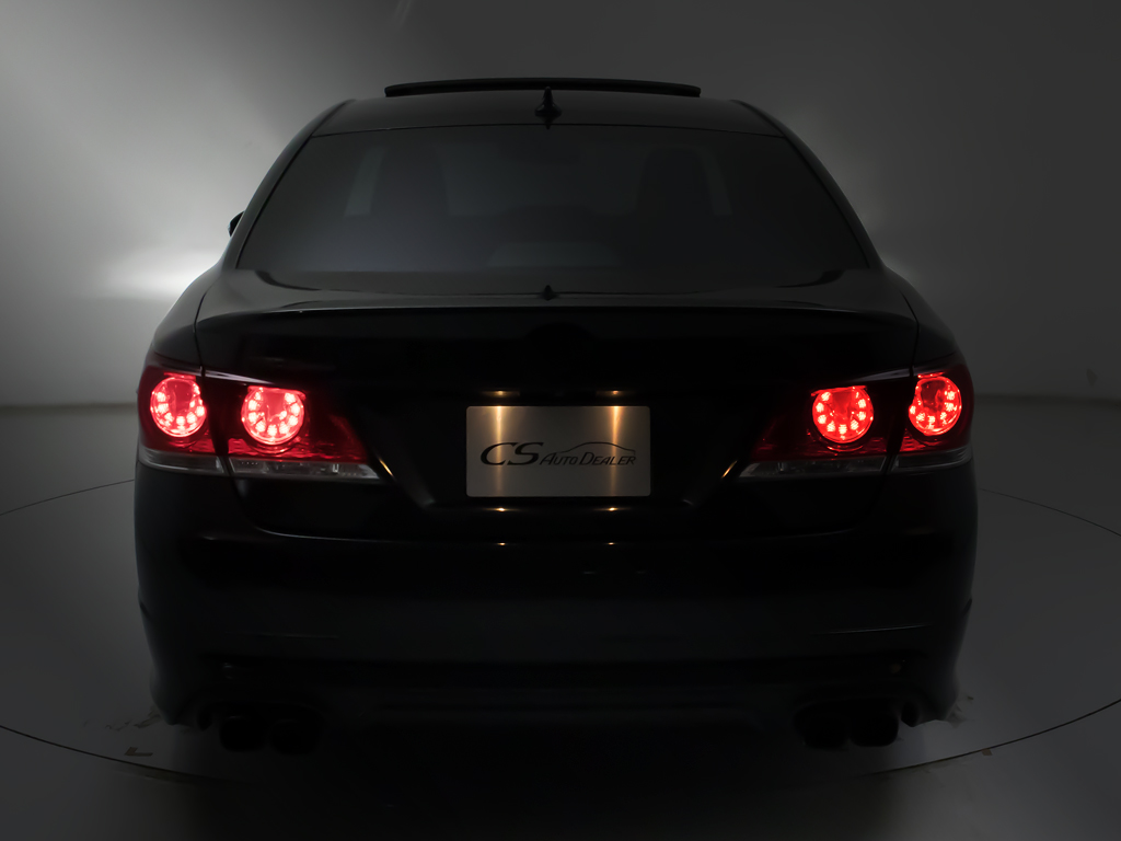 ★テールスモークやＬＥＤ加工、マフラー、
ルーフスポイラー、エアロパーツなど取り付
け承ります！