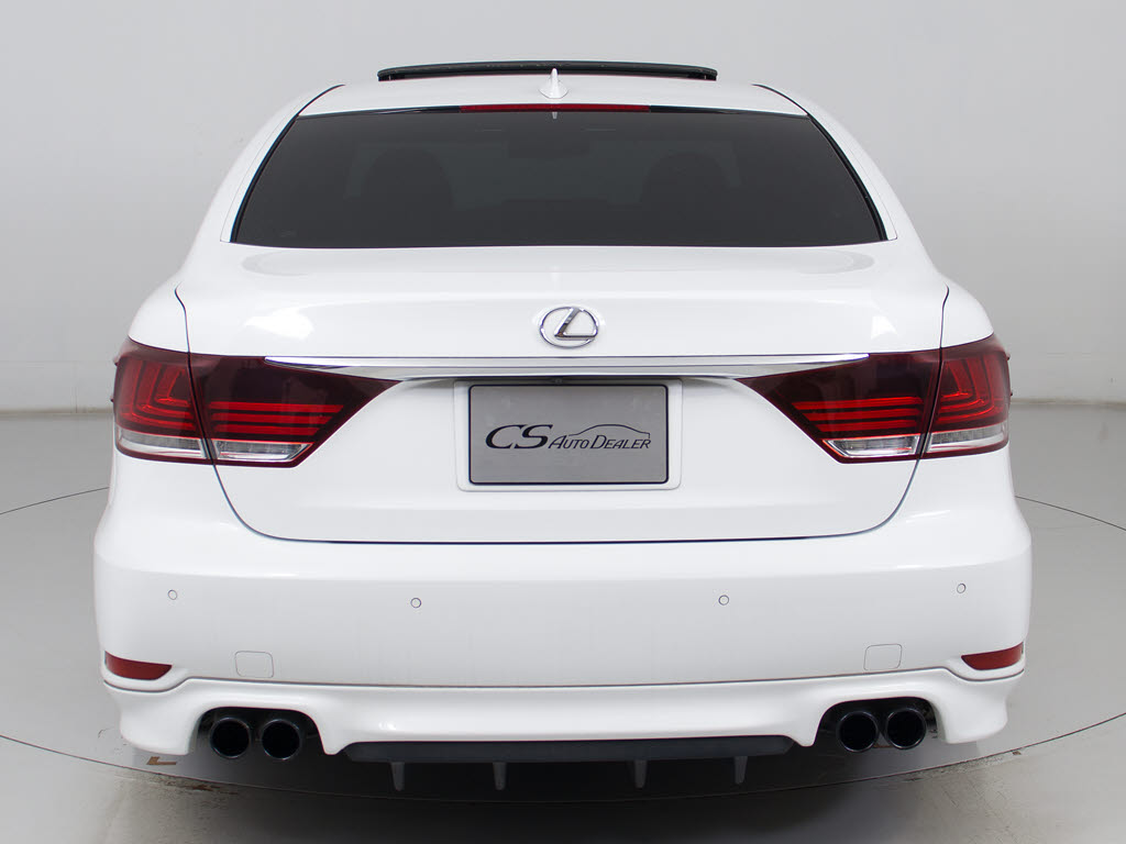 ＴＲＤ製フルエアロ＆４本出しマフラー装着
車！その他★アルミホイール★エアロパーツ
★ローダウン★格安にて承ります！ヘッドラ
イトやテールの加工もＯＫ！ローンに組み込
む事が出来ます！ご要望をお聞かせ下さい！