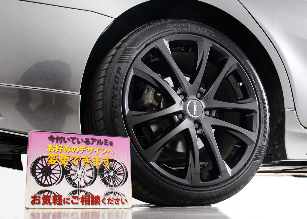 ＴＲＤ製１９インチアルミホイール装着車両
！！アルミホイールの変更も可能です！お客
様のお好みの１台を作成可能となります！※
詳細はスタッフまでお尋ねください。