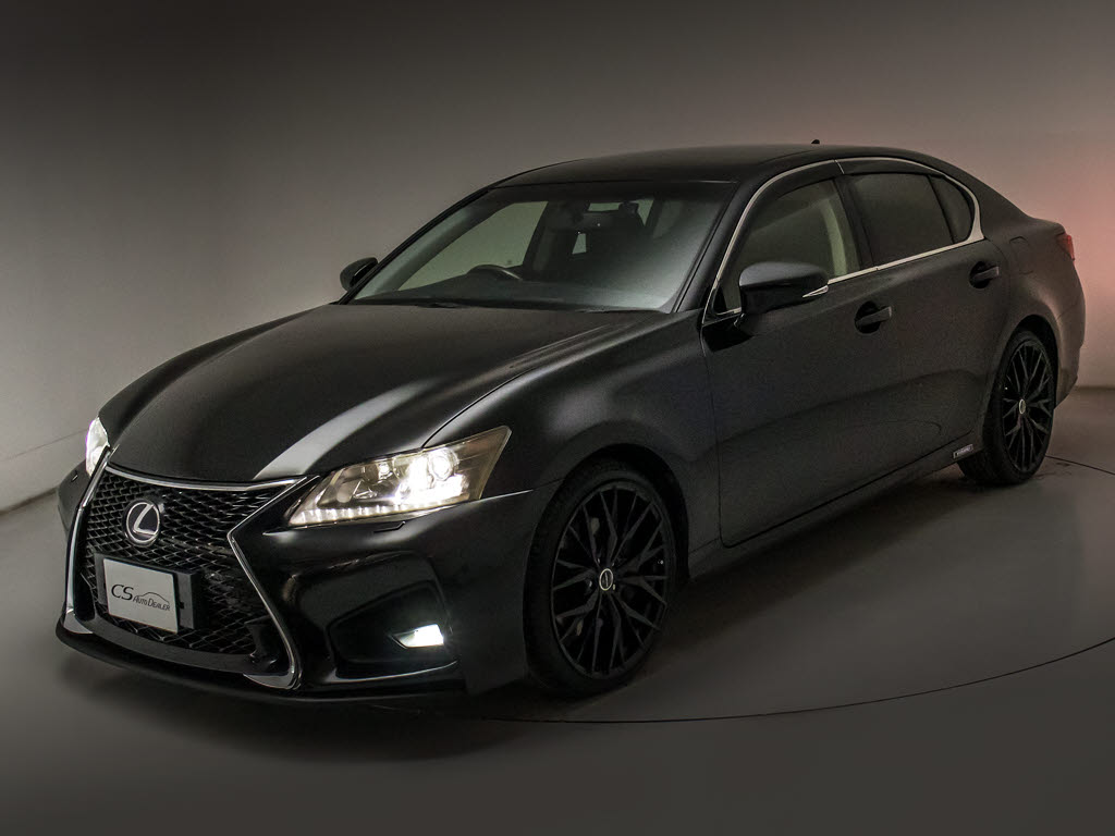 フロントビューの存在感をご覧ください！！
ヘッドライトは視界良好のライト、さらにフ
ォグライト搭載。デザイン性も高いのが特権
です。