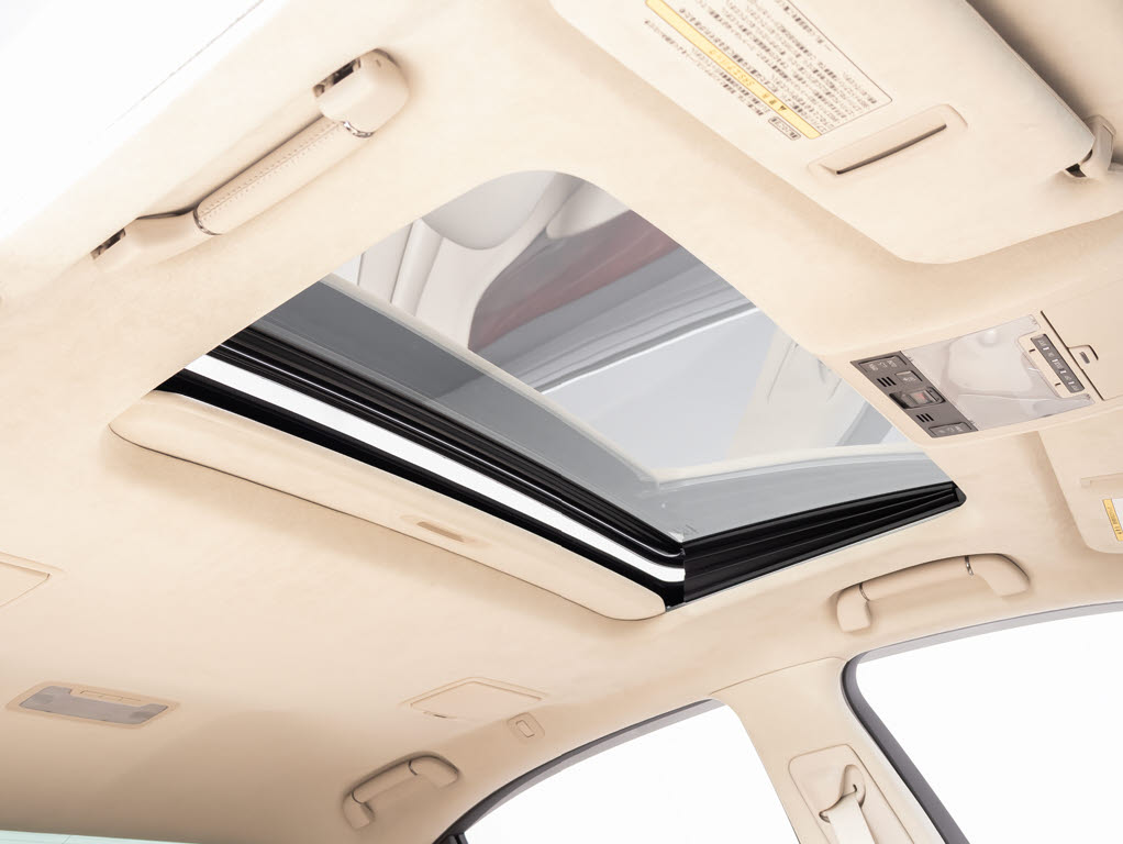 お探しの方必見の人気装備サンルーフ！