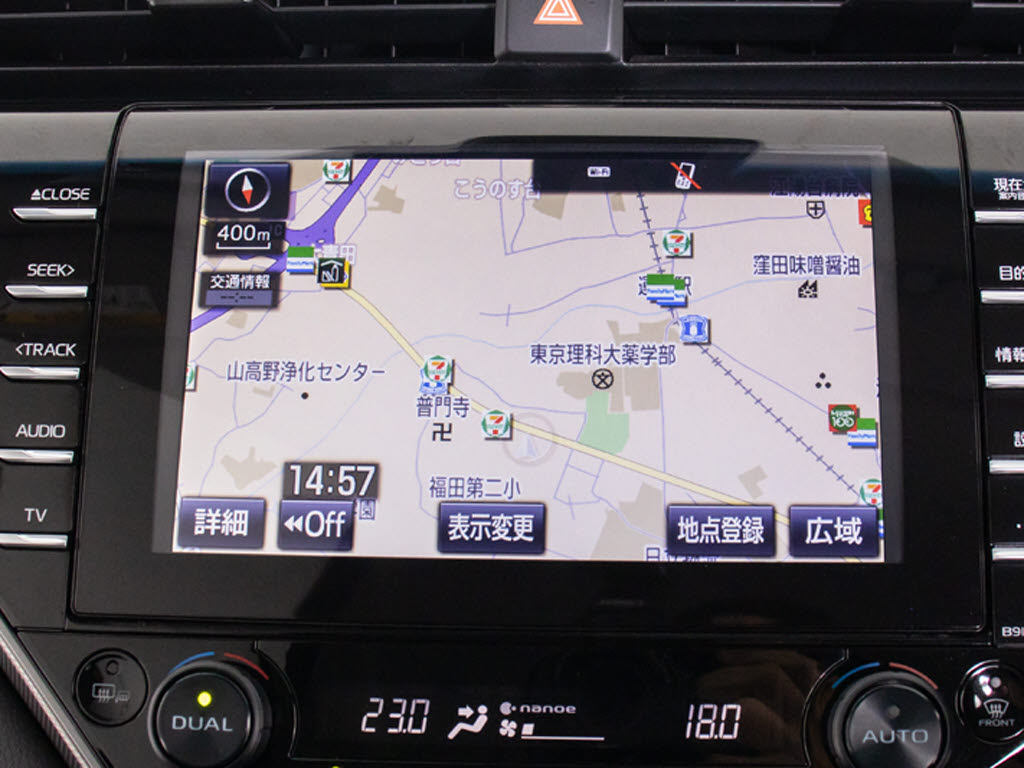 ★メーカーオプションの大画面ＳＤナビが装
備されています！地図情報の更新も出来ます
ので安心してお使い頂けます！