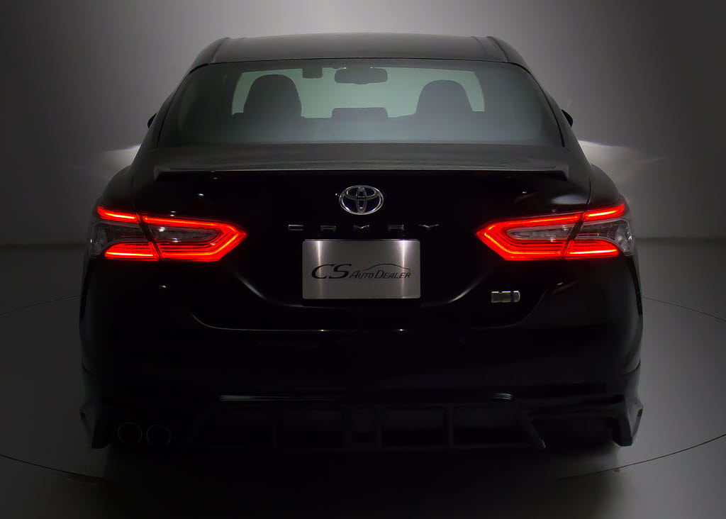 ★テールスモークやＬＥＤ加工、マフラー、
ルーフスポイラー、エアロパーツなど取り付
け承ります！