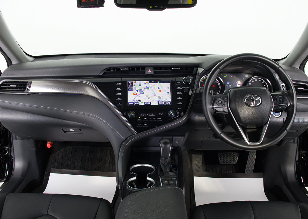 ★人気の黒本革シート付きです！！黒本革が
装備されるだけで高級感が増します！