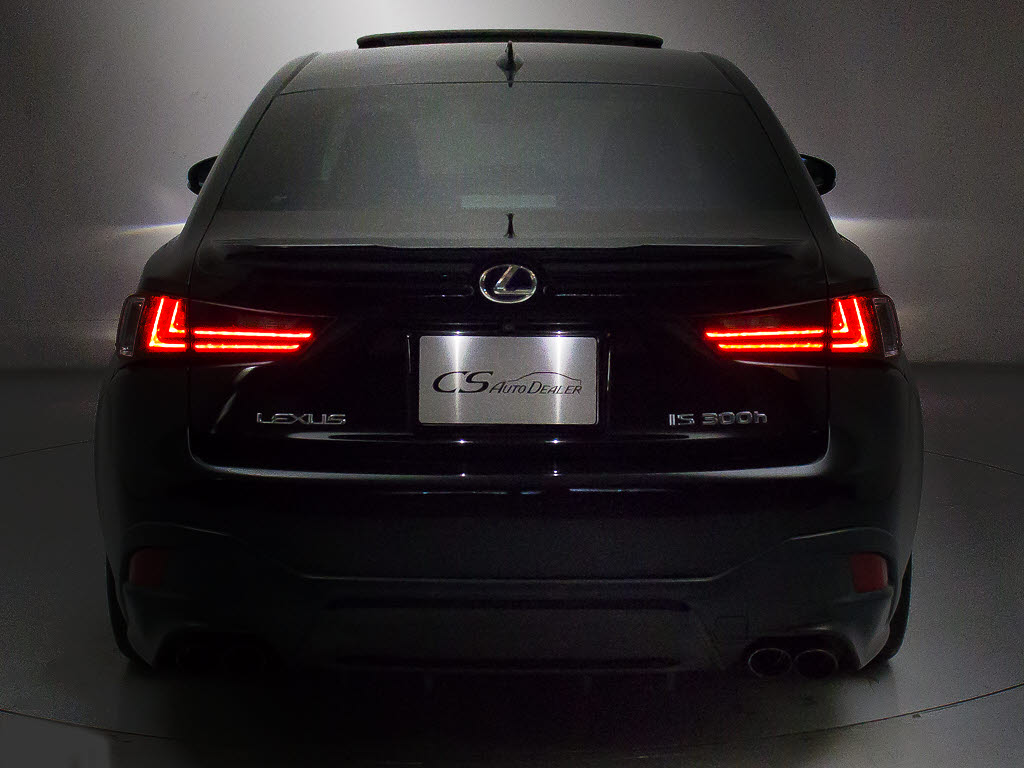 ★テールスモークやＬＥＤ加工、マフラー、
ルーフスポイラー、エアロパーツなど取り付
け承ります！