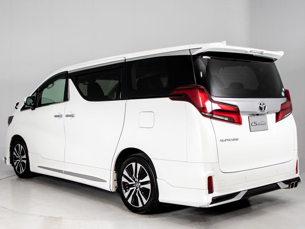★展示前点検実施★特殊な機材も用いて、全
車点検を実施しております！