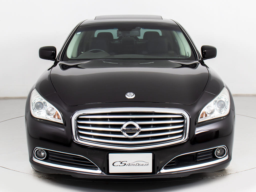 禁煙車です！室内は嫌なニオイも無く、すご
く綺麗な状態です！禁煙車・・特にセダンタ
イプのお車では少ないですよね！！タバコの
ニオイが苦手なお客様必見です！快適にご乗
車頂けます！！