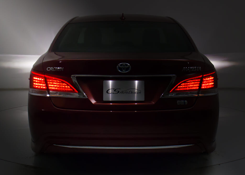 ★テールスモークやＬＥＤ加工、マフラー、
ルーフスポイラー、エアロパーツなど取り付
け承ります！