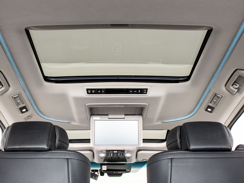 ★サンルーフ★‌人気装備のサンルーフ装着
！開放的な空間をお楽しみいただけます！