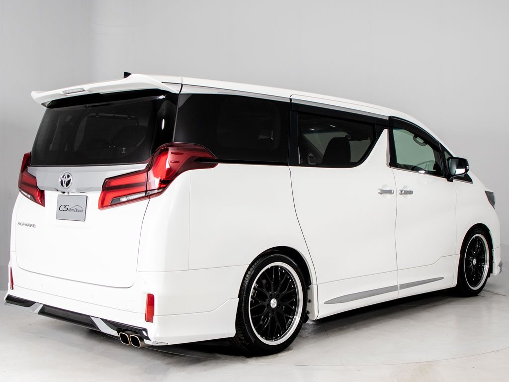 ★ﾘｱﾋﾞｭｰ★テールランプ加工、マフラー換装
等も承っております！