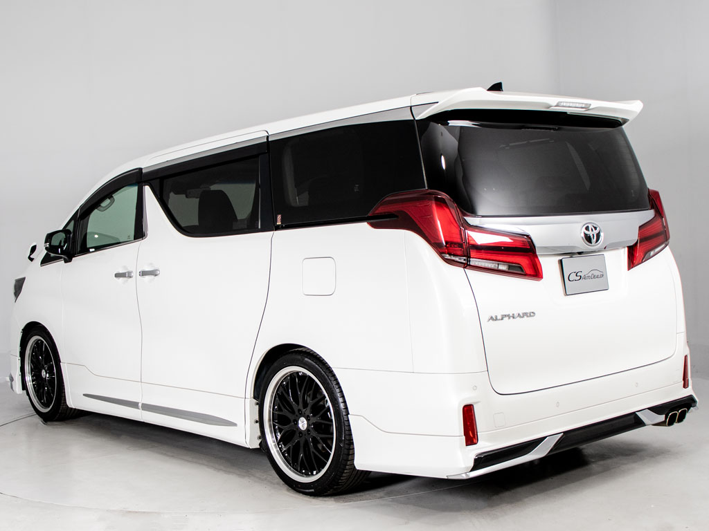 ★展示前点検実施★特殊な機材も用いて、全
車点検を実施しております！