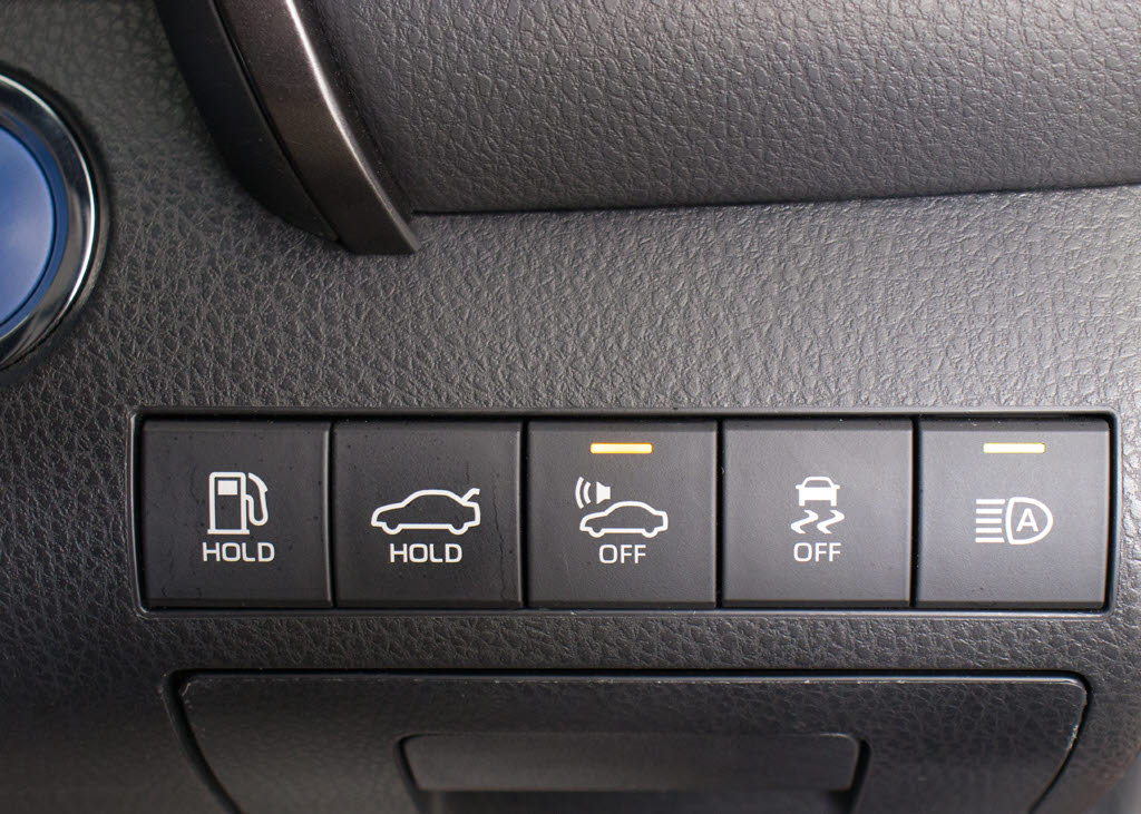 ★使いやすさや安全性を追求したステアリン
グ周り！高級車ゆえにスイッチ類が多いのも
特徴ですね！考え尽くされた配置ですぐに使
いこなす事が出来ますのでご安心下さい！是
非、体感してみて下さい！！